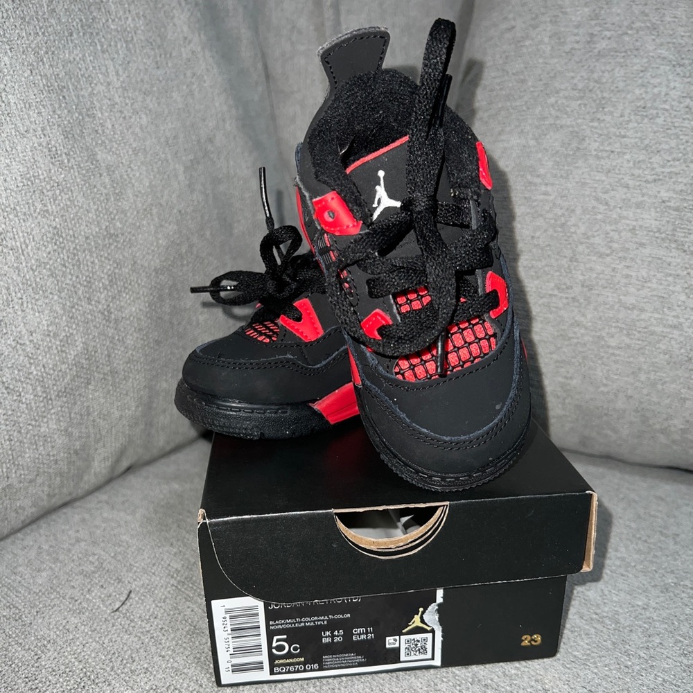 Jordan 4 Retro